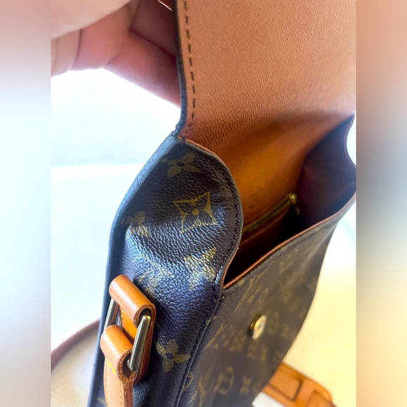 LOUIS VUITTON St. Cloud Crossbody/Shoulder Bag - Picture 8 of 17